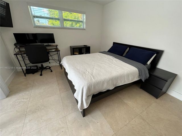Home for rent at 1906 N 44th Ave 1906 - photo 5414444