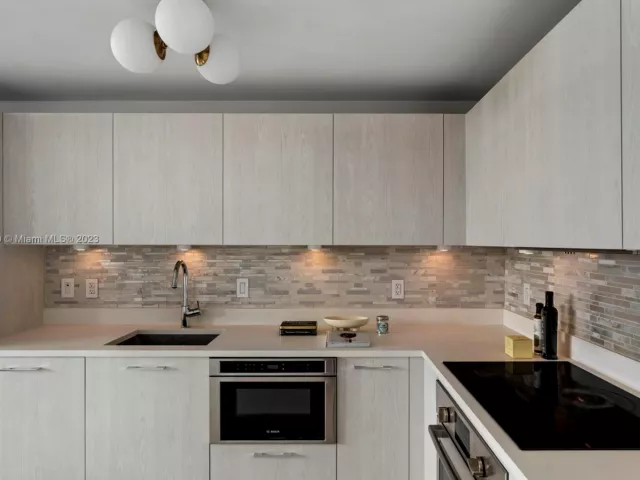 2-bedroom condo for rent in Miami - 501 NE 31st St 3409 - MondialRealty