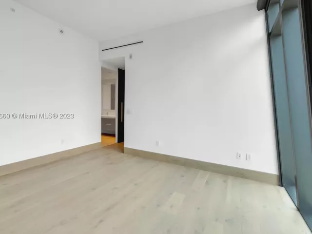 3-bedroom condo for sale in Miami - 1451 Brickell Ave 4403 - MondialRealty