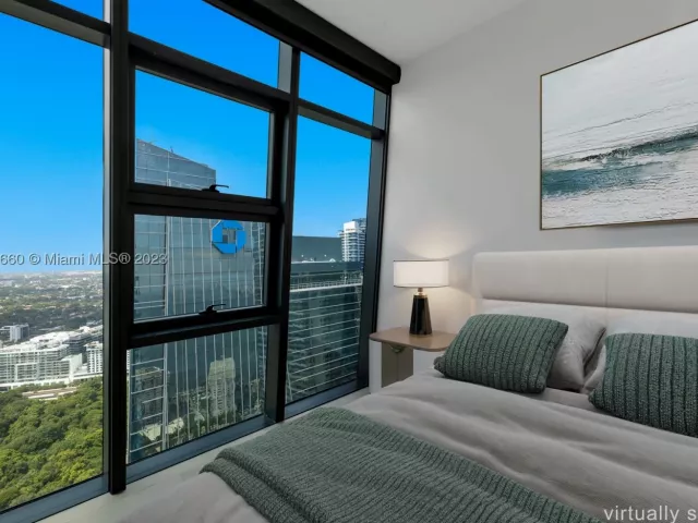 3-bedroom condo for sale in Miami - 1451 Brickell Ave 4403 - MondialRealty