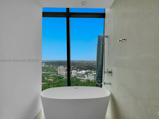 3-bedroom condo for sale in Miami - 1451 Brickell Ave 4403 - MondialRealty