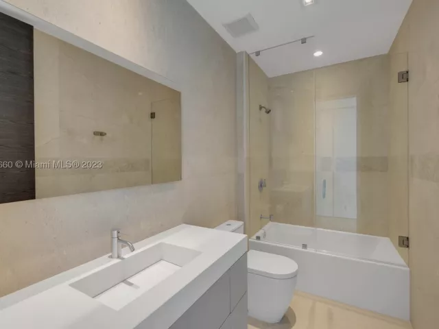 3-bedroom condo for sale in Miami - 1451 Brickell Ave 4403 - MondialRealty