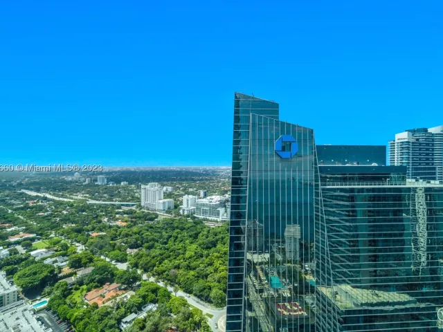3-bedroom condo for sale in Miami - 1451 Brickell Ave 4403 - MondialRealty