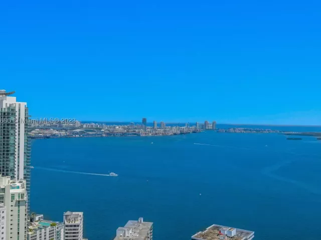3-bedroom condo for sale in Miami - 1451 Brickell Ave 4403 - MondialRealty
