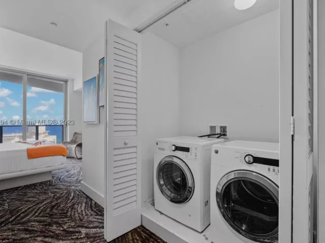 2-bedroom condo for rent in Hollywood - 4111 S Ocean Dr 1406 - MondialRealty