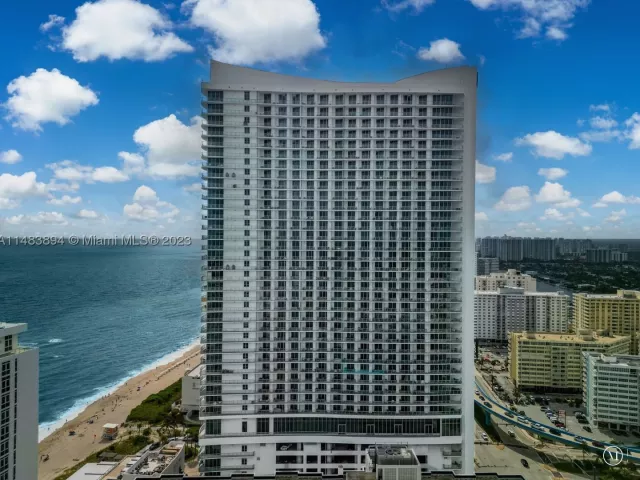 2-bedroom condo for rent in Hollywood - 4111 S Ocean Dr 1406 - MondialRealty