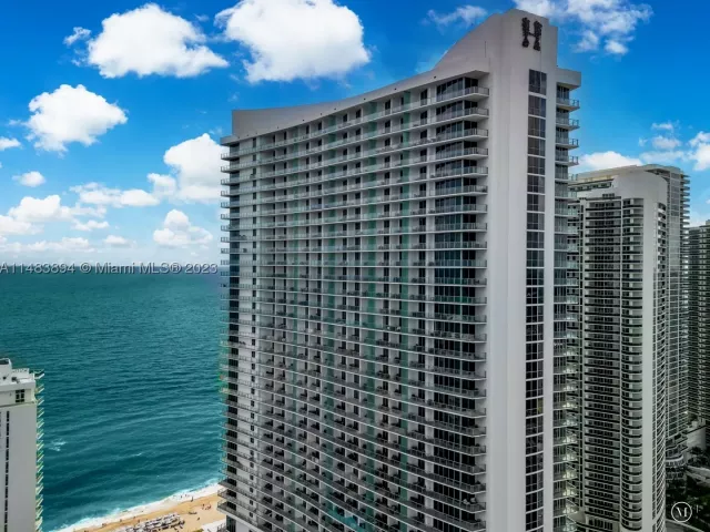 2-bedroom condo for rent in Hollywood - 4111 S Ocean Dr 1406 - MondialRealty