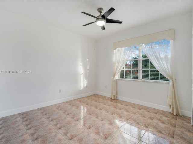 Home for rent at 15991 SW 150th St 0 - photo 4636000