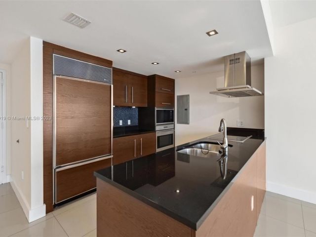 Apartment for sale  Unit #4605 - photo 4635744