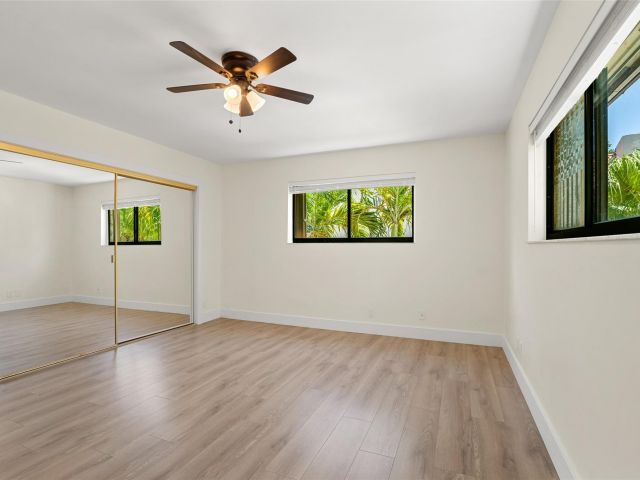 Home for rent at 1700 NW 4th Ave - photo 4638297