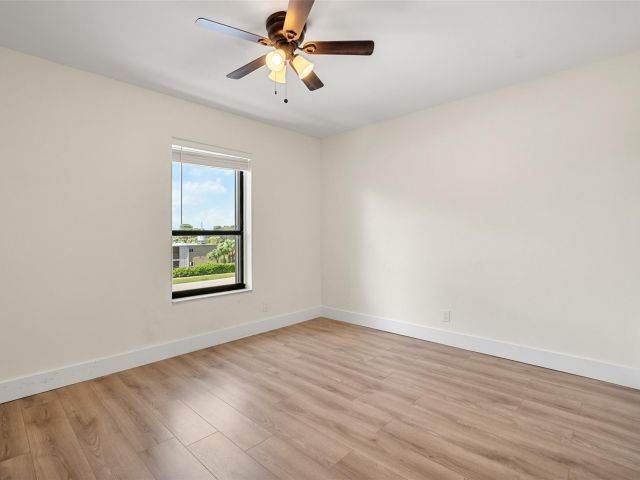 Home for rent at 1700 NW 4th Ave - photo 4638310