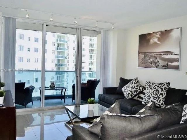 Apartment for sale  Unit #10K - photo 4643940