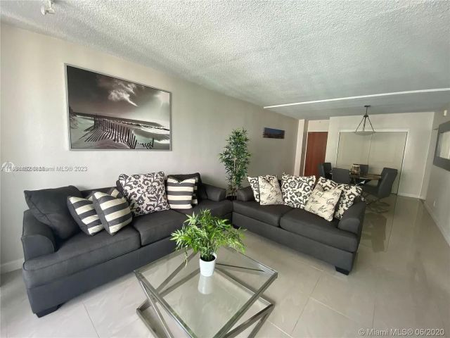 Apartment for sale  Unit #10K - photo 4643943