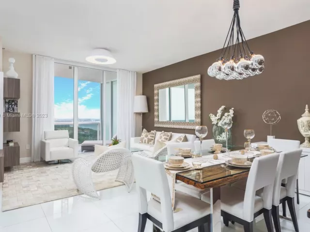 Apartment for rent  Unit #1702 - photo 4650542