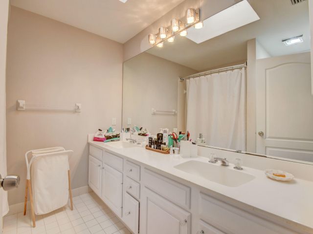 Home for sale at 5848 NW 39th Avenue - photo 4649164