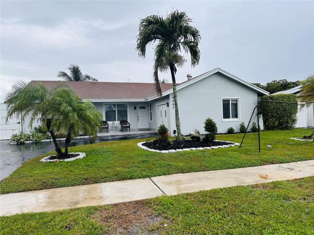 Home for sale at 19463 Colorado Cir - photo 4658275