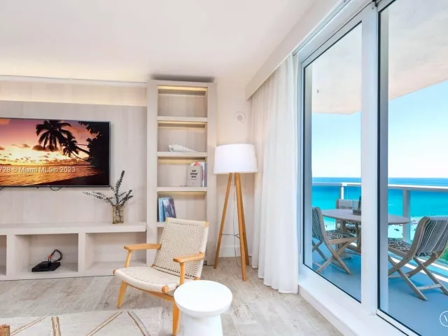 1-bedroom condo for rent in Miami Beach - 102 24th St 1412 - MondialRealty