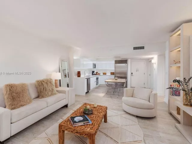1-bedroom condo for rent in Miami Beach - 102 24th St 1412 - MondialRealty