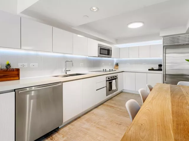 1-bedroom condo for rent in Miami Beach - 102 24th St 1412 - MondialRealty