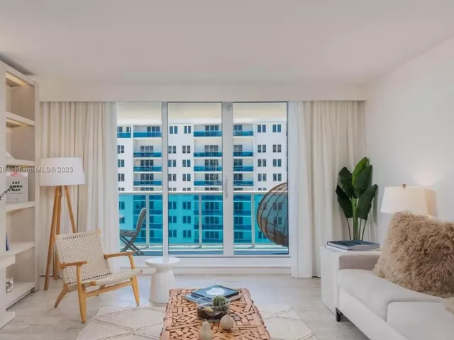 1-bedroom condo for rent in Miami Beach - 102 24th St 1412 - MondialRealty
