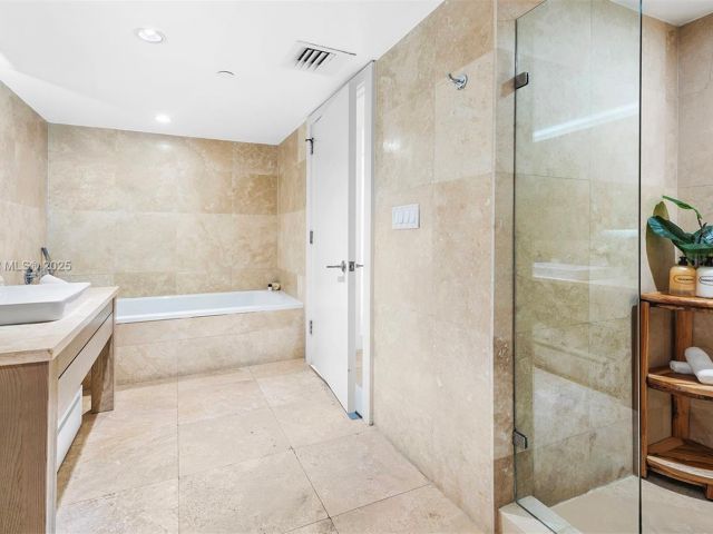 Apartment for rent  Unit #1412 - photo 5593029