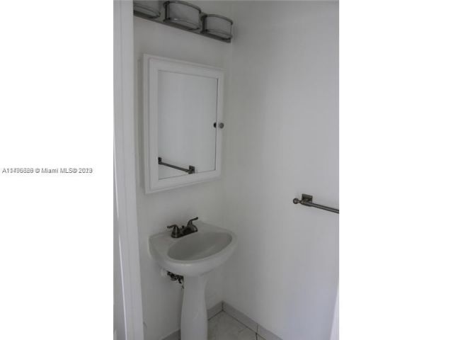 Home for rent at 21300 NE 8th Ct 3007 - photo 4927445