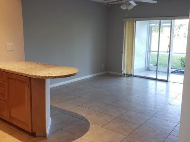 Home for rent at 3201 S Palm Aire Drive 3201 - photo 5469371