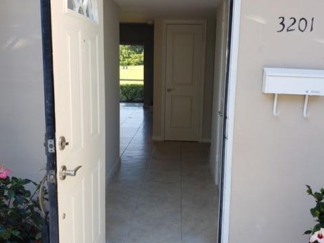 Home for rent at 3201 S Palm Aire Drive 3201 - photo 5469378