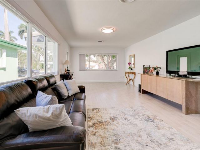 Home for sale at 1420 Hollywood Blvd - photo 4688908