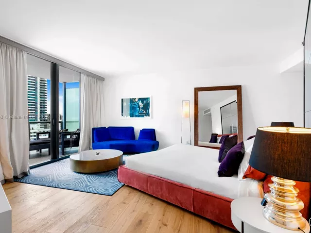 condo for rent in Miami Beach - 2201 Collins Ave 1226 - MondialRealty