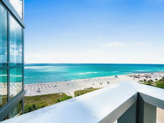 condo for rent in Miami Beach - 2201 Collins Ave 1226 - MondialRealty