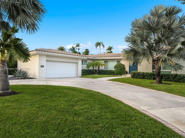 Home for sale at 1277 Biscaya Dr - photo 4697206