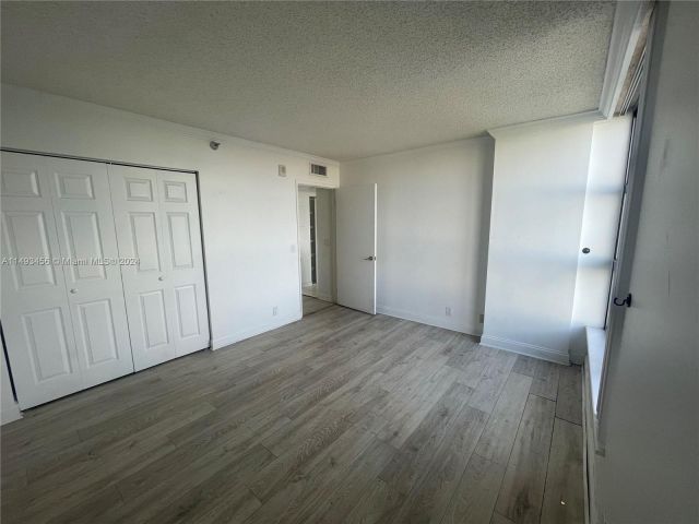 Apartment for sale  Unit #1608 - photo 5128296