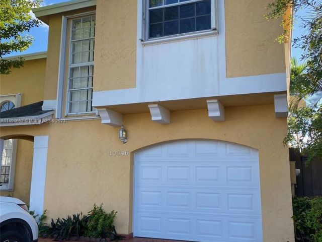 Home for rent at 10046 NW 51st Ter 0 - photo 4707875