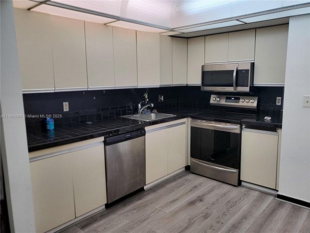 Apartment for sale  Unit # - photo 7432892