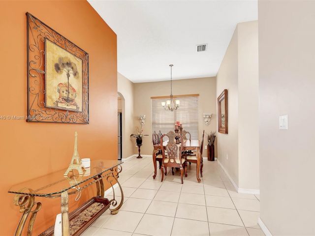 Home for sale at 520 NE 20 Terr - photo 5187610