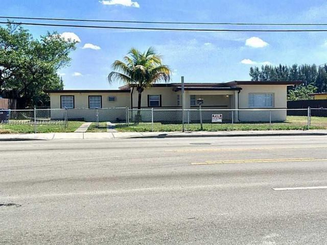 Home for sale at 11015 NW 17th Ave - photo 4734732