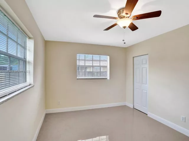 3-bedroom home for sale in Hollywood - 210 N 72nd Ave - MondialRealty