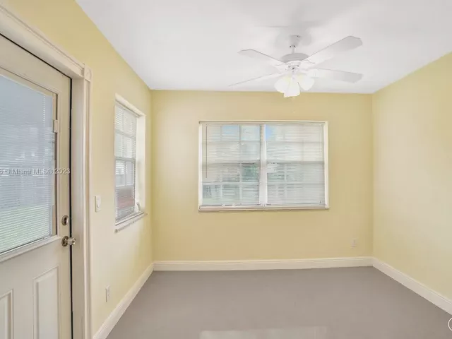 3-bedroom home for sale in Hollywood - 210 N 72nd Ave - MondialRealty