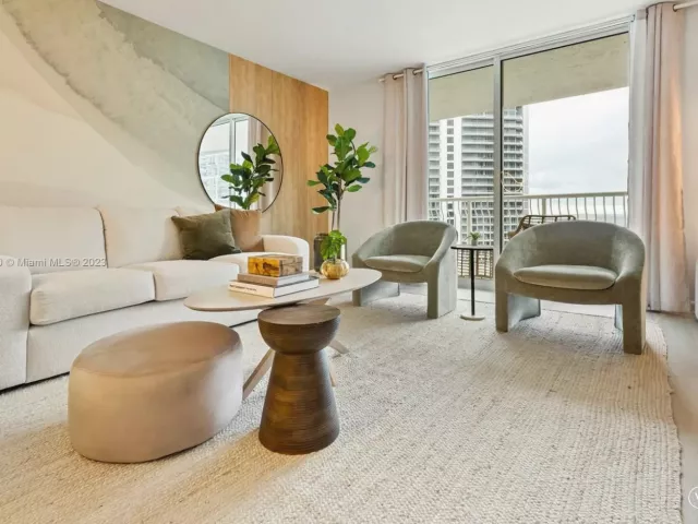 1-bedroom condo for rent in Miami - 1200 Brickell Bay Dr 3619 - MondialRealty