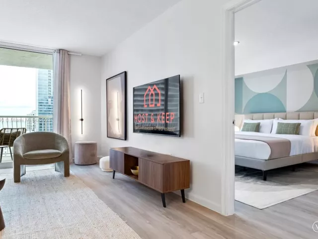 1-bedroom condo for rent in Miami - 1200 Brickell Bay Dr 3619 - MondialRealty