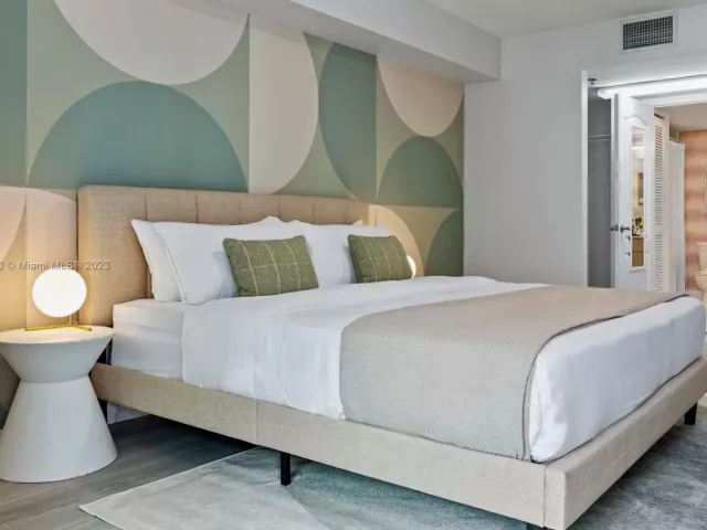 1-bedroom condo for rent in Miami - 1200 Brickell Bay Dr 3619 - MondialRealty