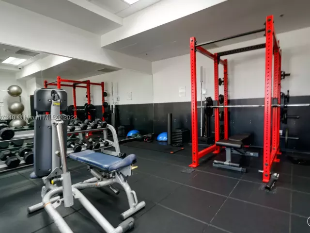 1-bedroom condo for rent in Miami - 1200 Brickell Bay Dr 3619 - MondialRealty