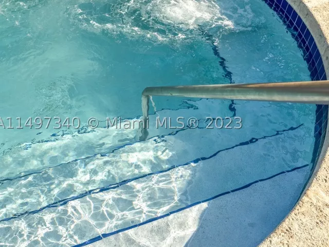 1-bedroom condo for rent in Miami - 1200 Brickell Bay Dr 3619 - MondialRealty