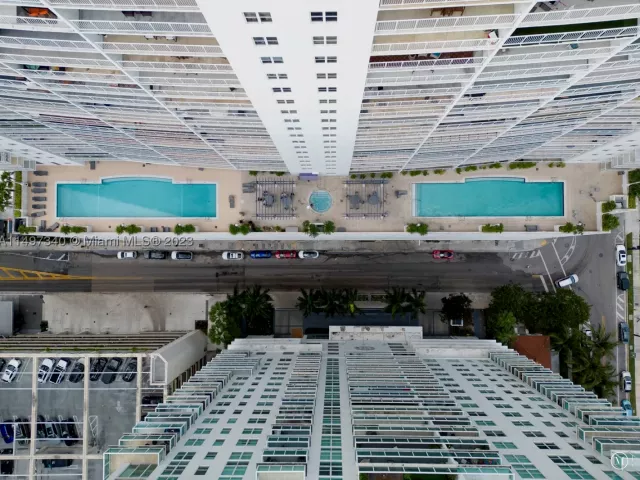 1-bedroom condo for rent in Miami - 1200 Brickell Bay Dr 3619 - MondialRealty