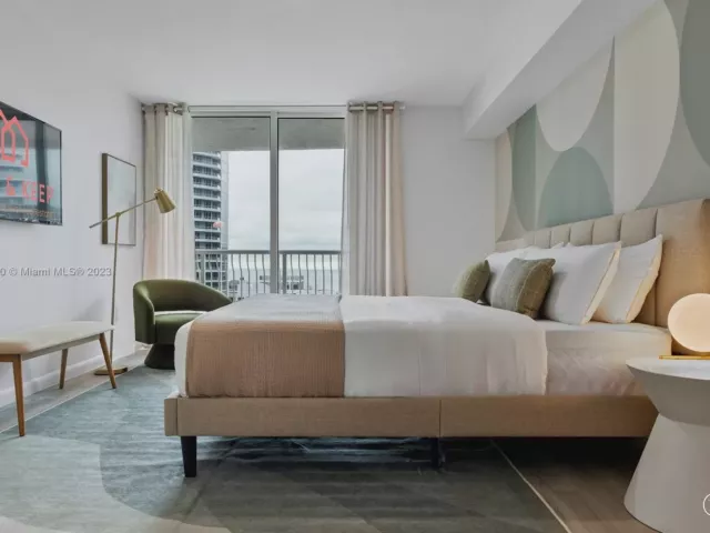 1-bedroom condo for rent in Miami - 1200 Brickell Bay Dr 3619 - MondialRealty