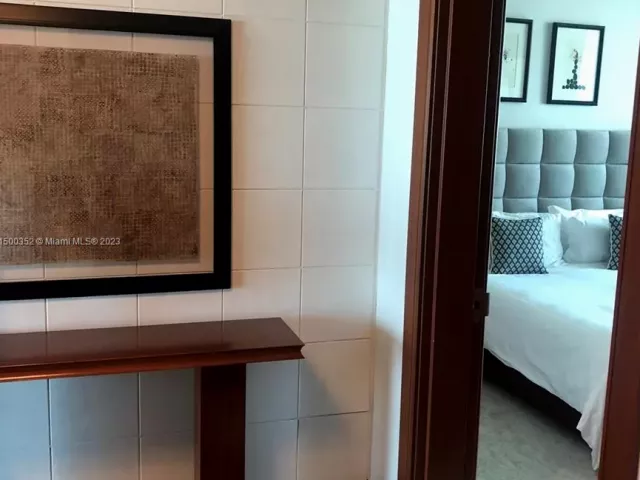 2-bedroom condo for rent in Bal Harbour - 10295 Collins Ave 121716 - MondialRealty