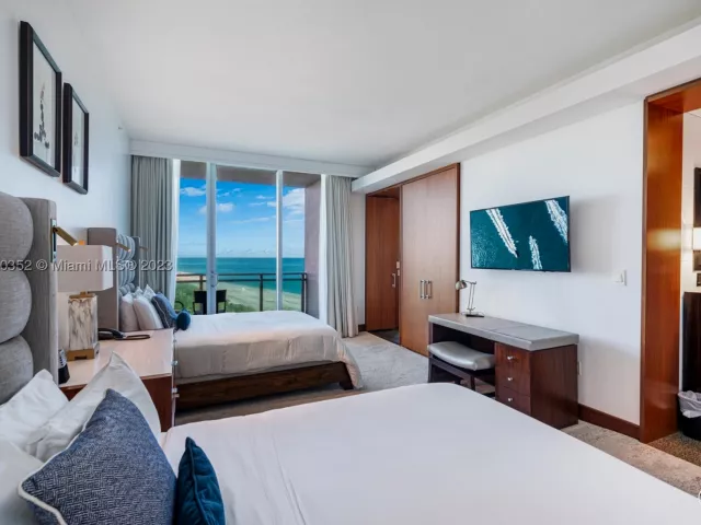 2-bedroom condo for rent in Bal Harbour - 10295 Collins Ave 121716 - MondialRealty