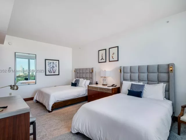 2-bedroom condo for rent in Bal Harbour - 10295 Collins Ave 121716 - MondialRealty