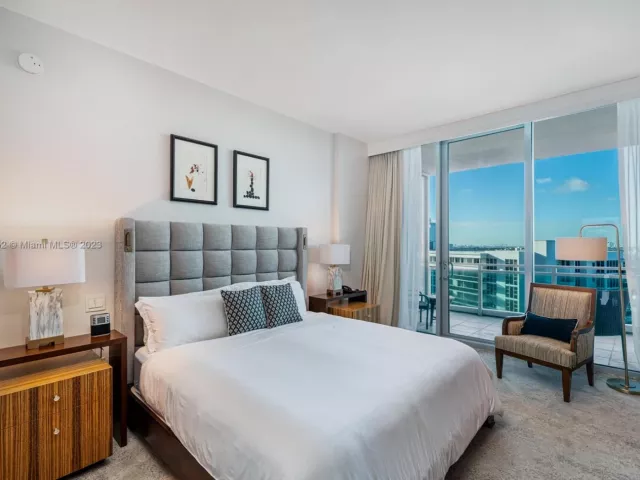 2-bedroom condo for rent in Bal Harbour - 10295 Collins Ave 121716 - MondialRealty